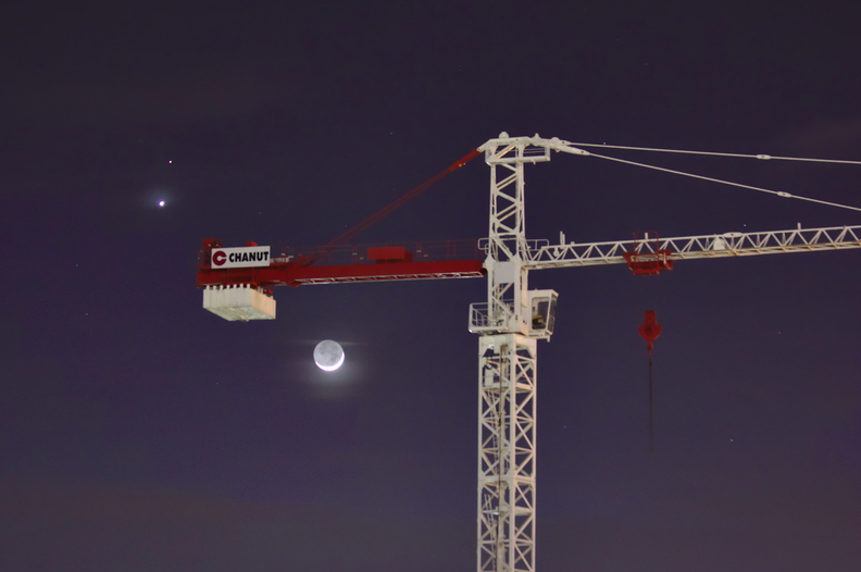Derniers jeux avec la Lune, Vénus et Mars en rapprochement.
contre-poids.jpg