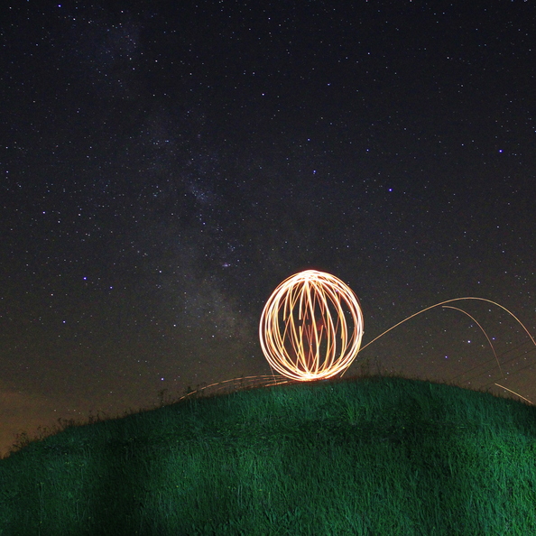 L'univers entier pouvait-il au début, se contenir dans cette boule ?
Pas sur... bigband.JPG